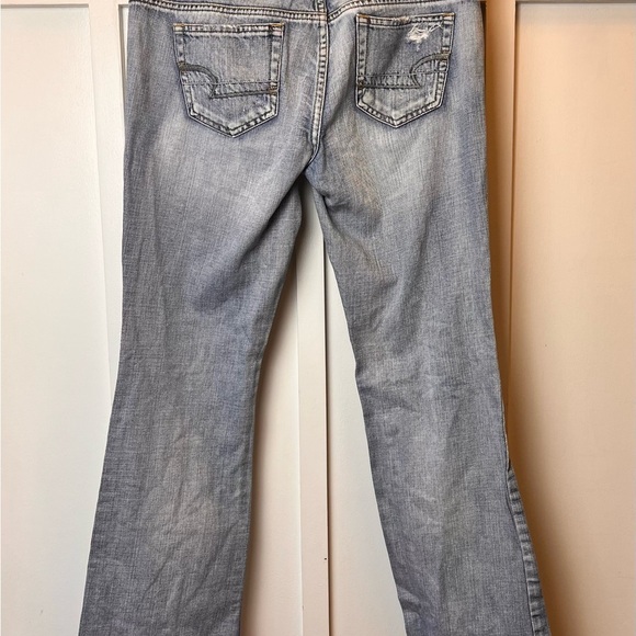 American Eagle Jeans Womens Size 10 Reg Slim Boot Distressed Light Wash Low Rise - Picture 6 of 10